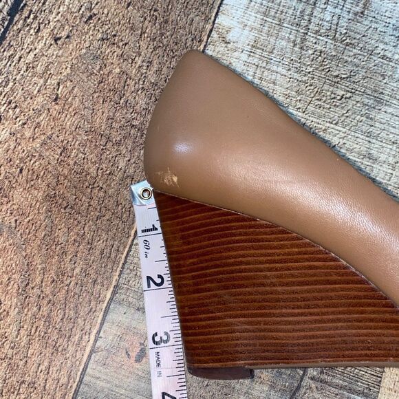 Tory burch sally
Leather Wedge Pump - Picture 10 of 15